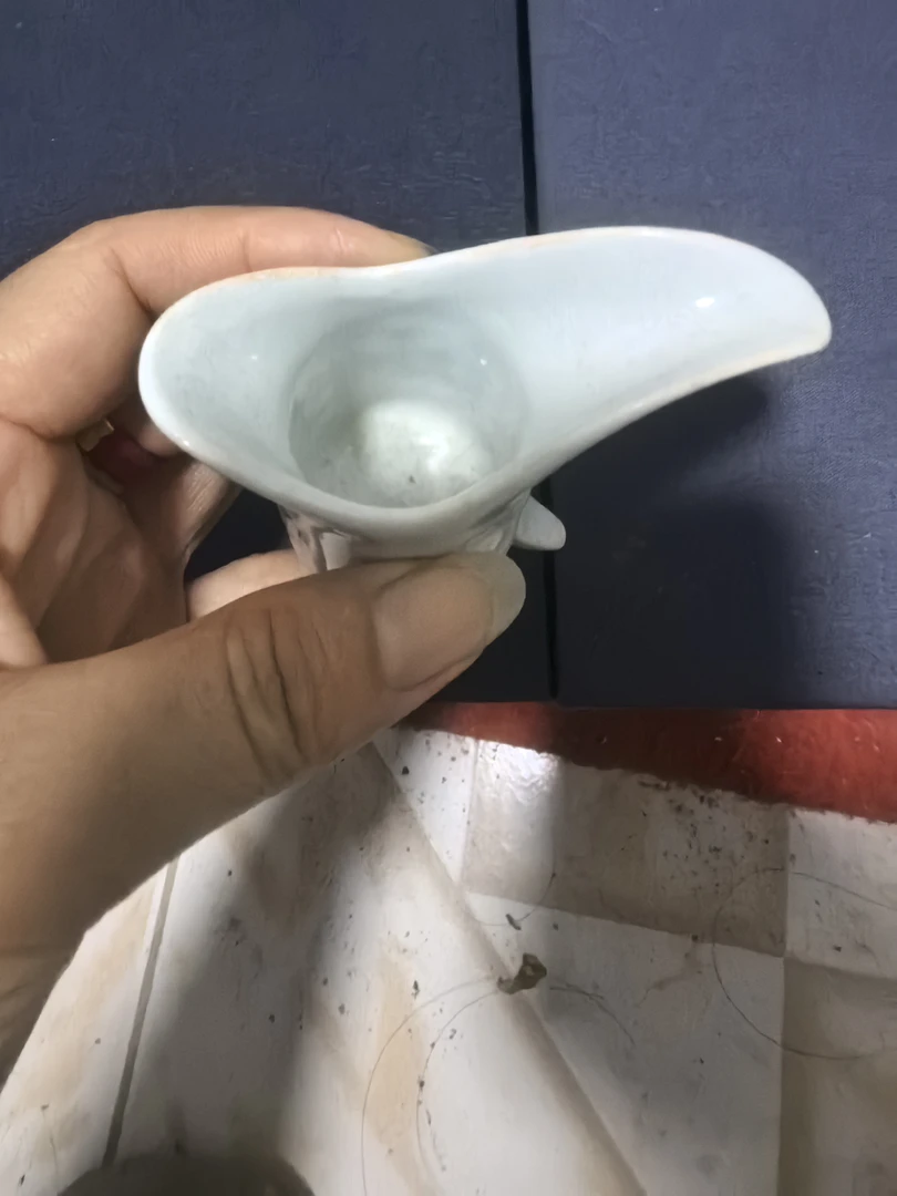 湖田三足暗刻杯子