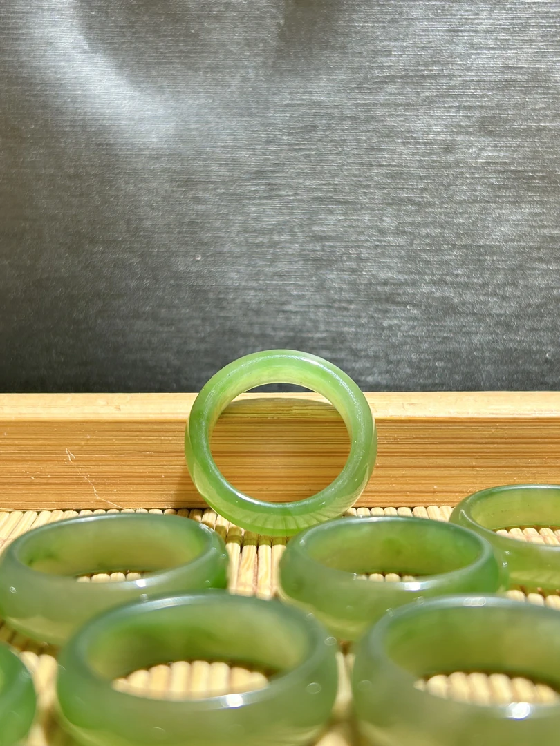 和田玉碧玉戒指戒圈果绿指环吊坠配饰圈口齐全备注即可
