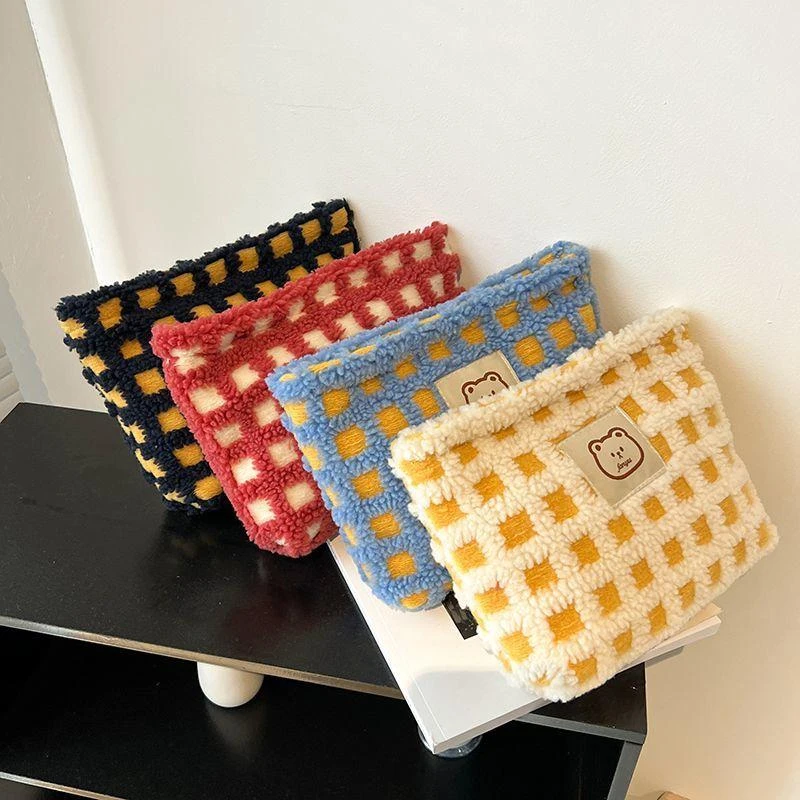 华夫格化妆包大容量外出随身化妆品收纳袋百搭秋冬ins毛绒日系