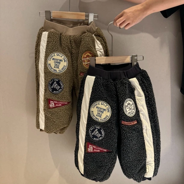 【现】【思元定制】24051儿童深秋重工徽章毛毛加绒卫裤