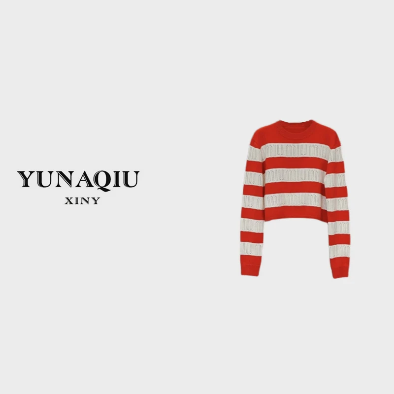 YUNAQIU 休闲时尚红白条纹拼色镂空圆领百搭针织款式毛衣-6035
