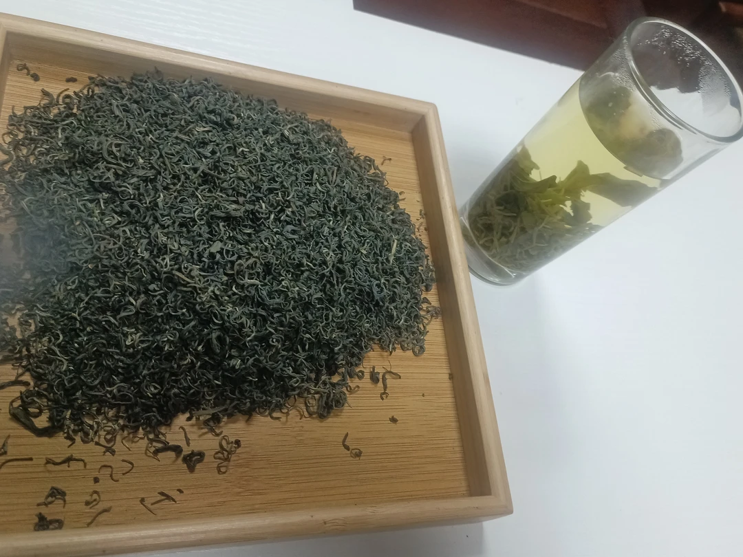 松阳手工炒青绿茶，口感鲜爽，耐泡度高，茶叶翠绿