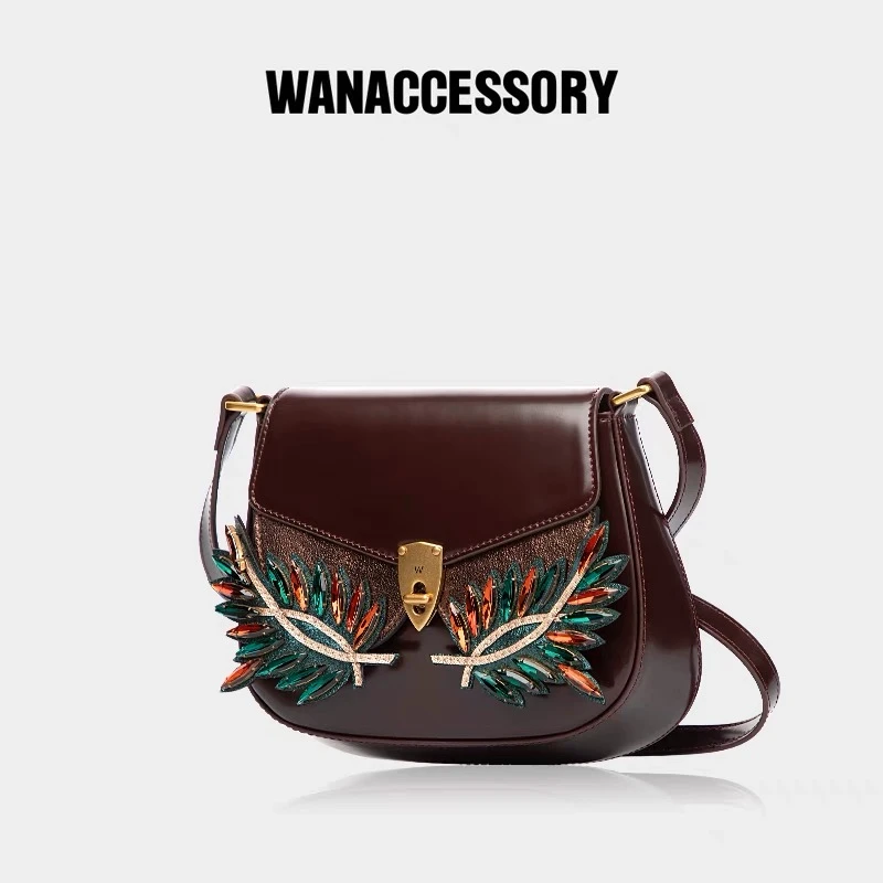 WANACCESSORY万蔻新款牛皮猫头鹰换脸半圆马鞍包斜挎包原创设计师