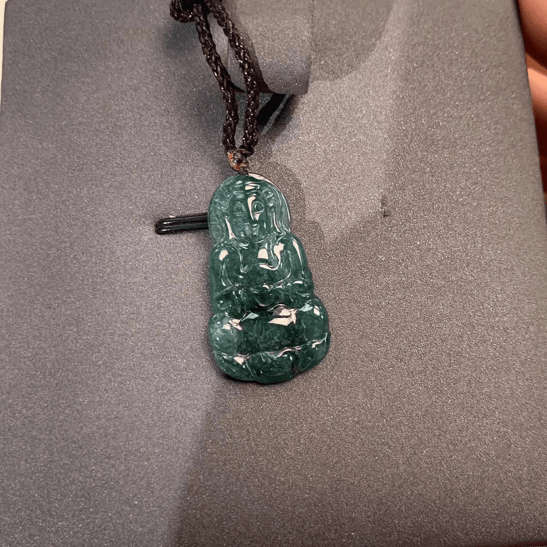 A6524号竞拍品 天然A货翡翠挂件