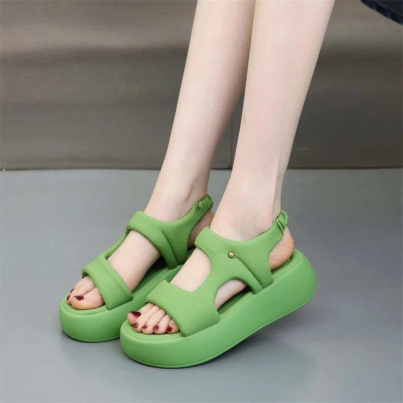 真皮轻便运动凉鞋女2025新款夏季软底百搭增高罗马鞋厚底沙滩凉鞋