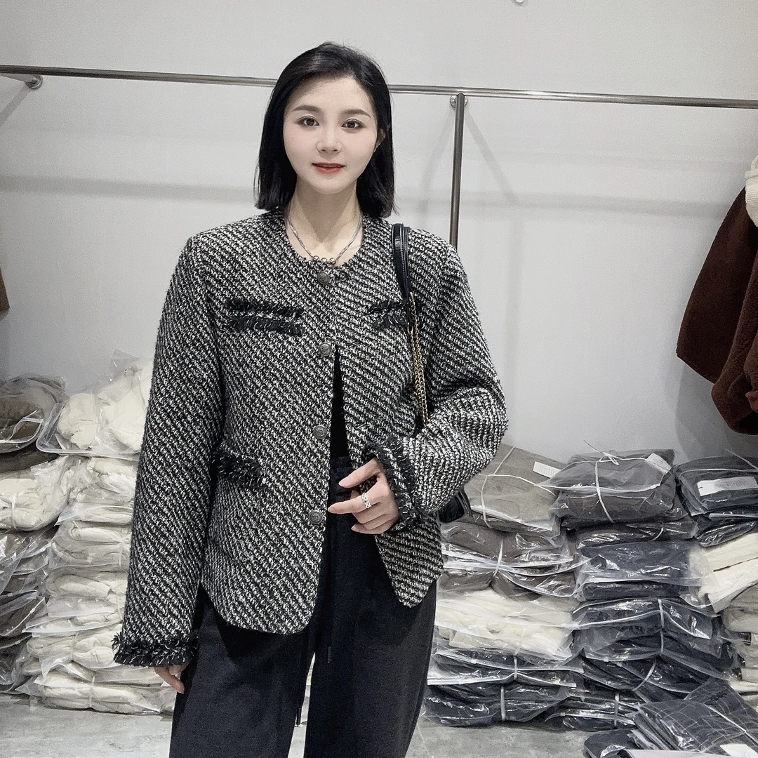 LMM 7250 粗线编织呢小香风外套女2024冬流苏圆领长袖宽松短外套