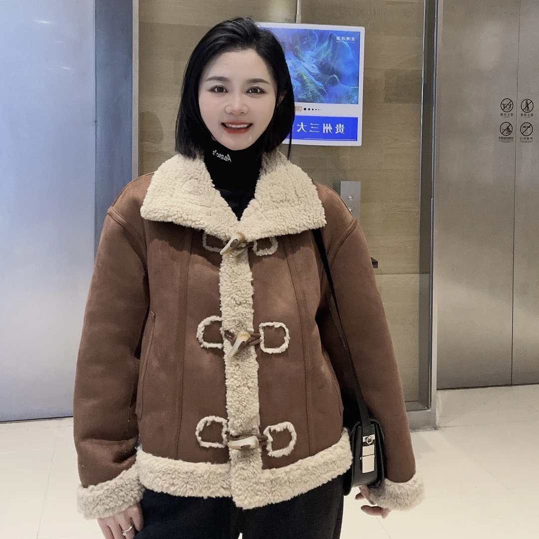 LMM 18658 加厚毛毛外套女冬2024新款牛角扣皮毛一体加绒