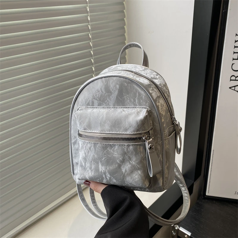 双肩包小型2024新款时尚设计感小众旅游轻便书包女双肩包女小背包