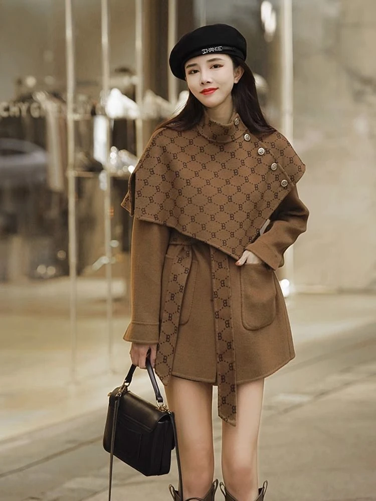 小香风毛呢大衣2023冬装新款轻熟风高级设计感披肩斗篷呢子外套女