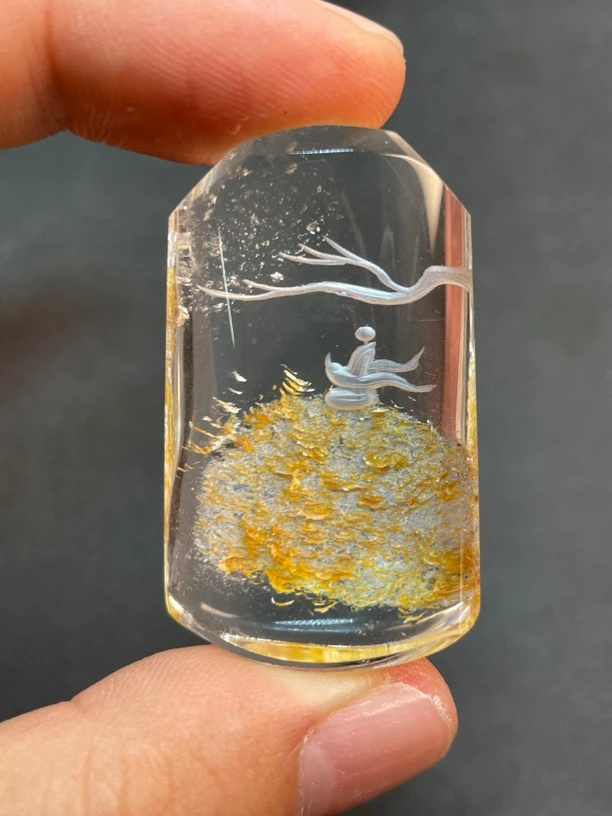 天然水晶脖挂雕刻牌