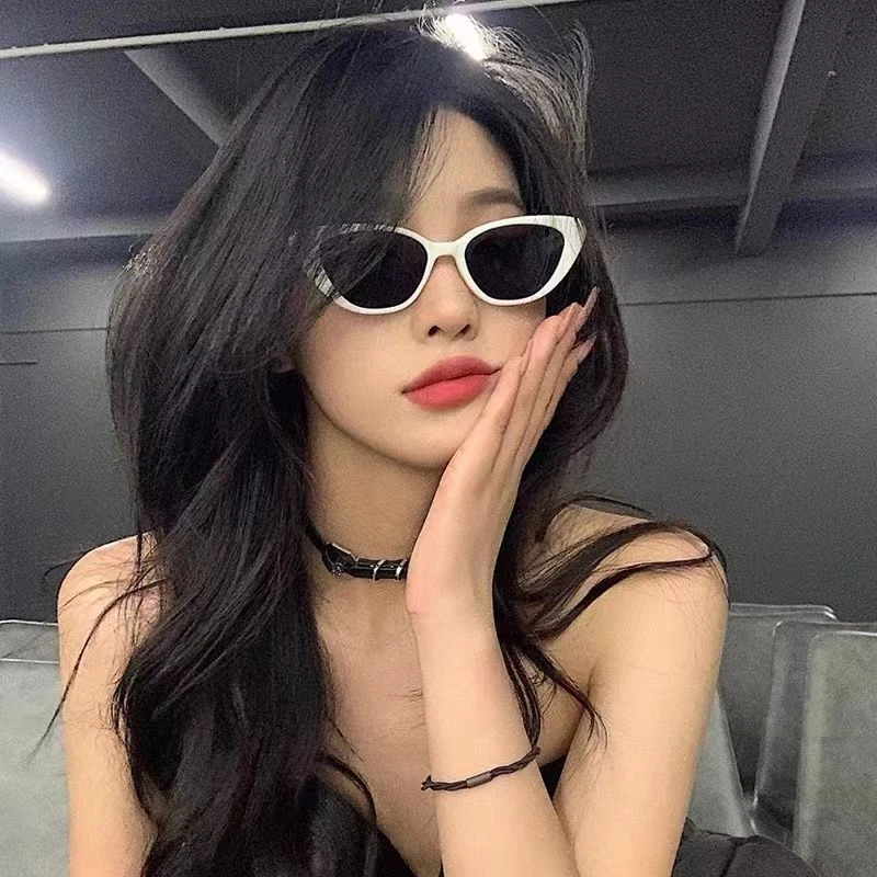 个性猫眼墨镜女高级感太阳镜防紫外线网红辣妹街拍小框眼镜港风