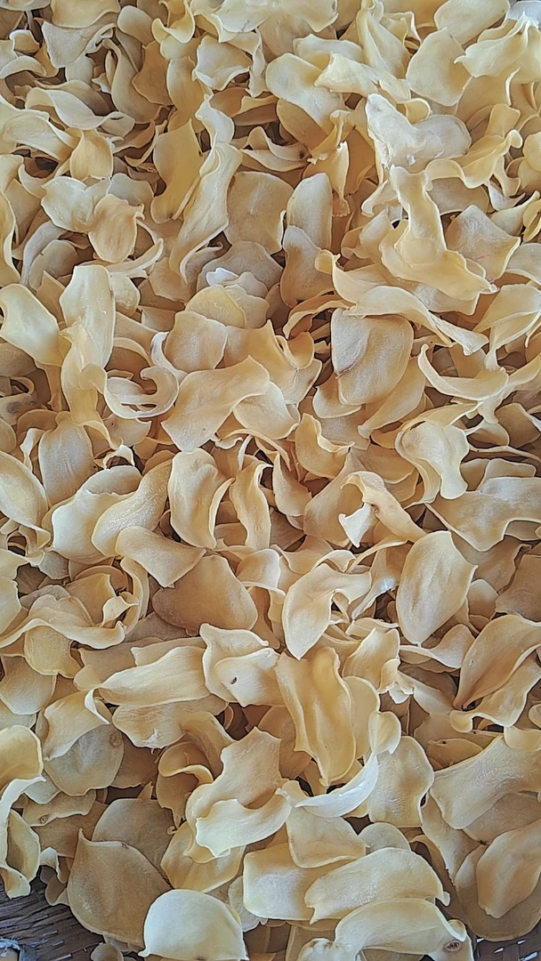 四川达州万源黄钟山村自家土豆片