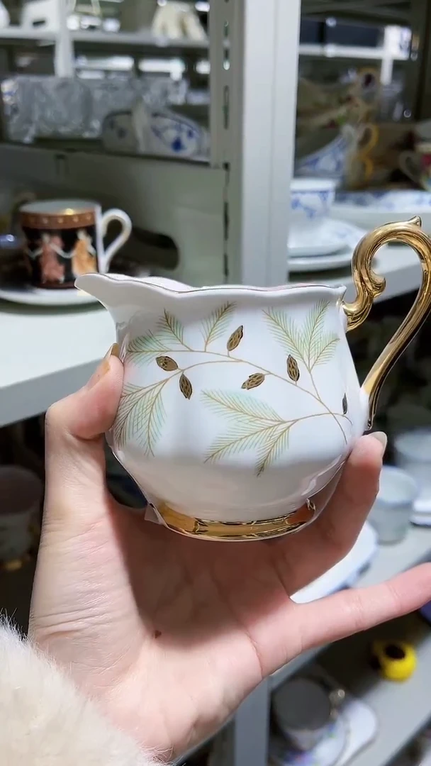 【闪购商品】新骨瓷摆件奶罐一只