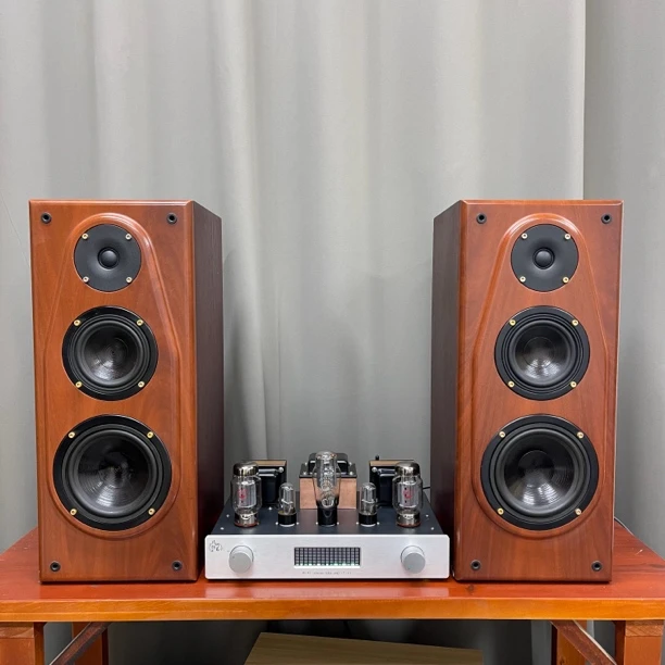 KT88蓝牙胆机和丹麦皇后6.5寸三分频音箱