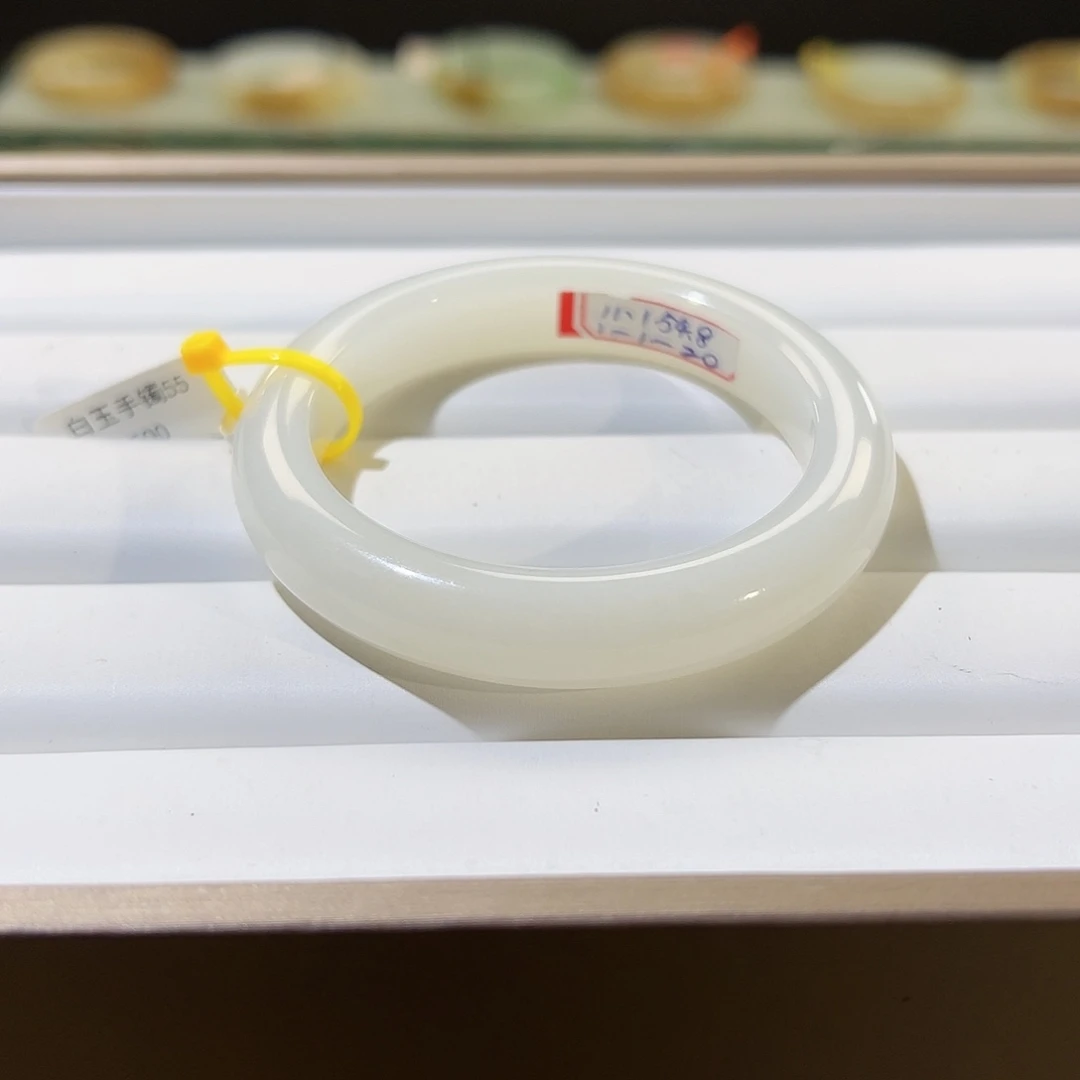 和田玉手镯未镶嵌白