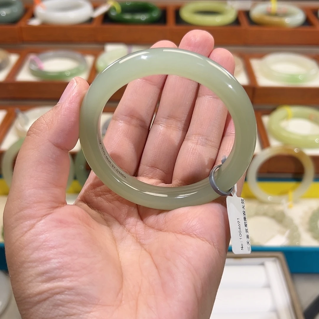 和田玉手镯未镶嵌绿晴葡萄糖