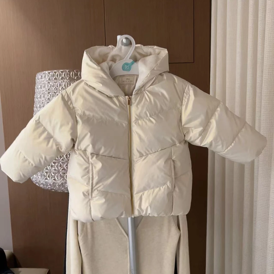 小马 厚款白色羽绒服