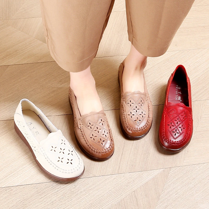 K0383平底鞋软底软面妈妈鞋夏季防滑透气中老年牛皮镂空凉鞋皮鞋