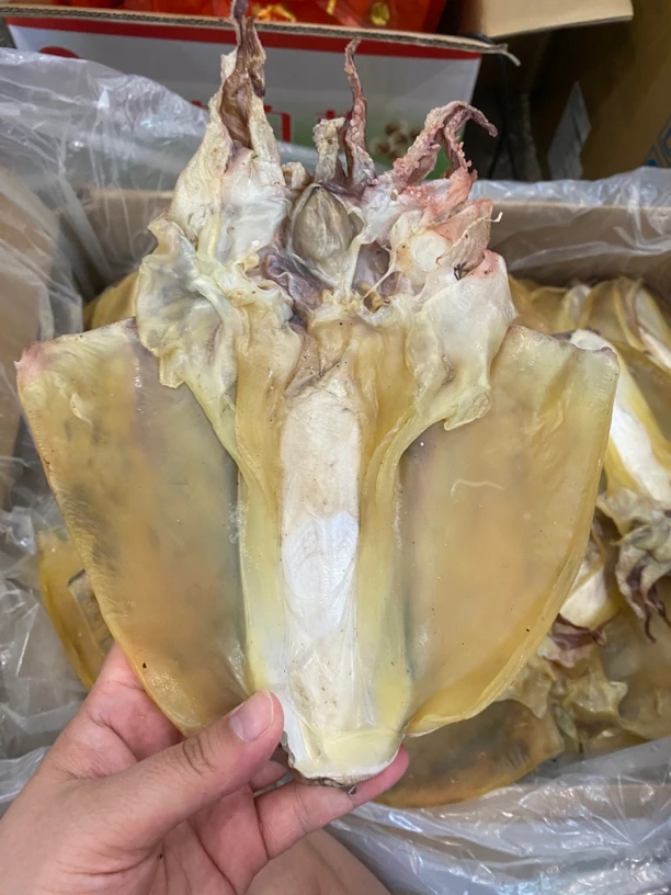 本地墨鱼干一斤3只左右