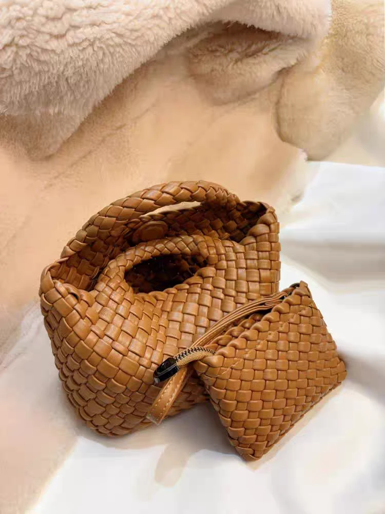 2024新款时尚软皮手工百搭包春夏糖果色链条斜挎迷你小包包手拎包