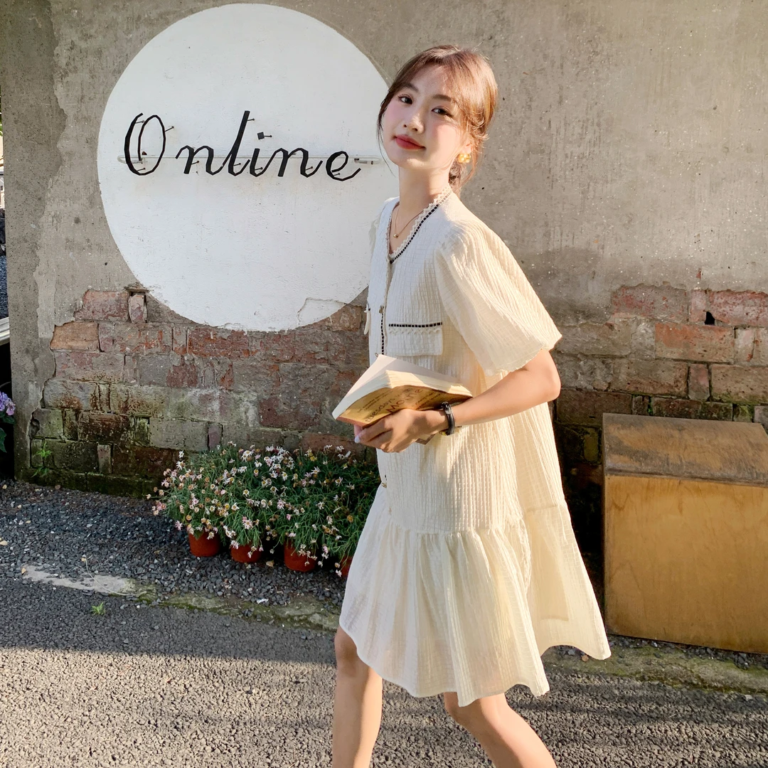 法式小香风连衣裙简单大方2025夏季新款减龄超好看泡泡袖气质裙子
