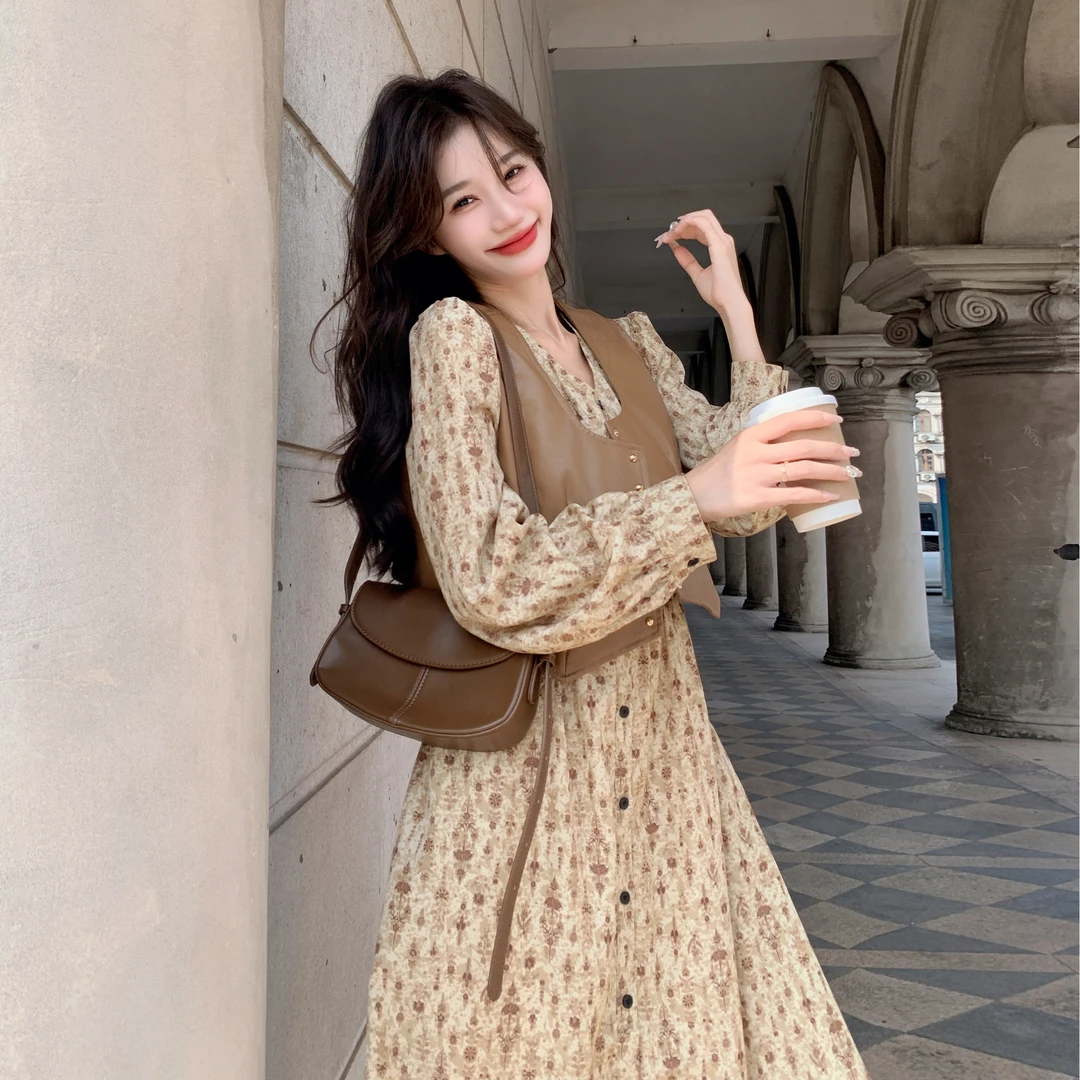爆款女神范茶歇碎花连衣裙套装2025新款轻熟风洋气马甲长裙两件套
