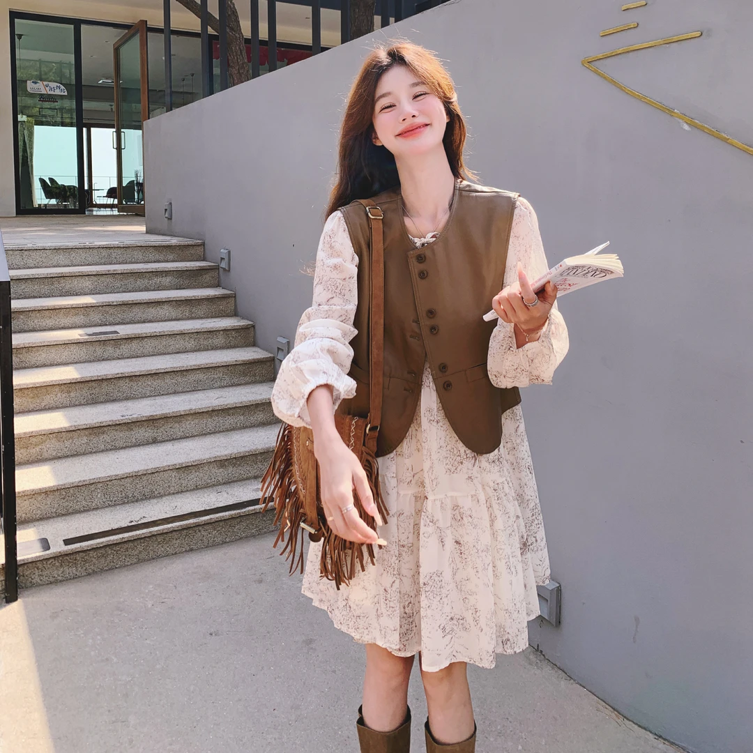 早秋韩系穿搭女2025新款爆款美拉德气质马甲碎花收腰连衣裙两件套