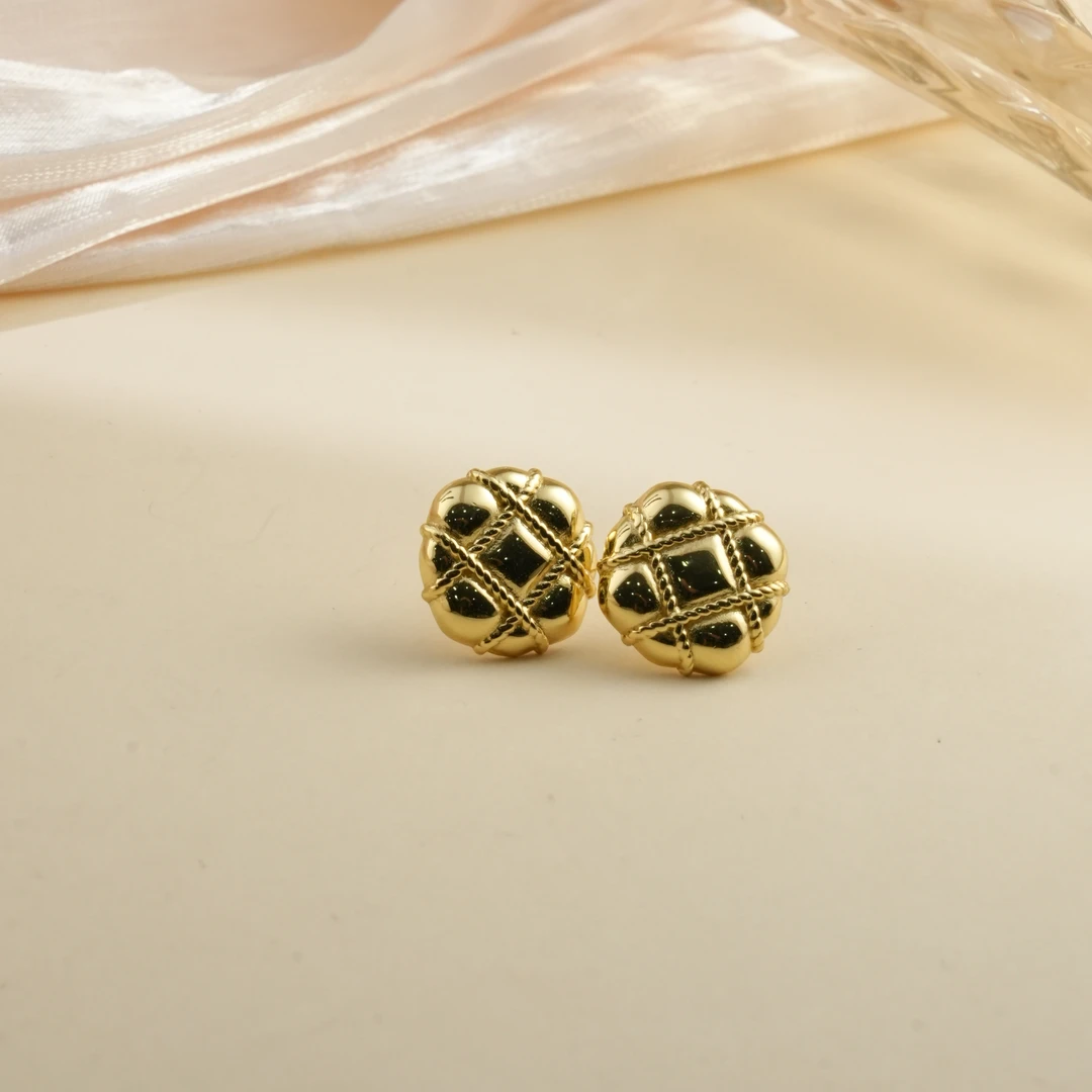 925银耳饰 【珠寶】S925银个性耳钉-24925（多样性发其一）