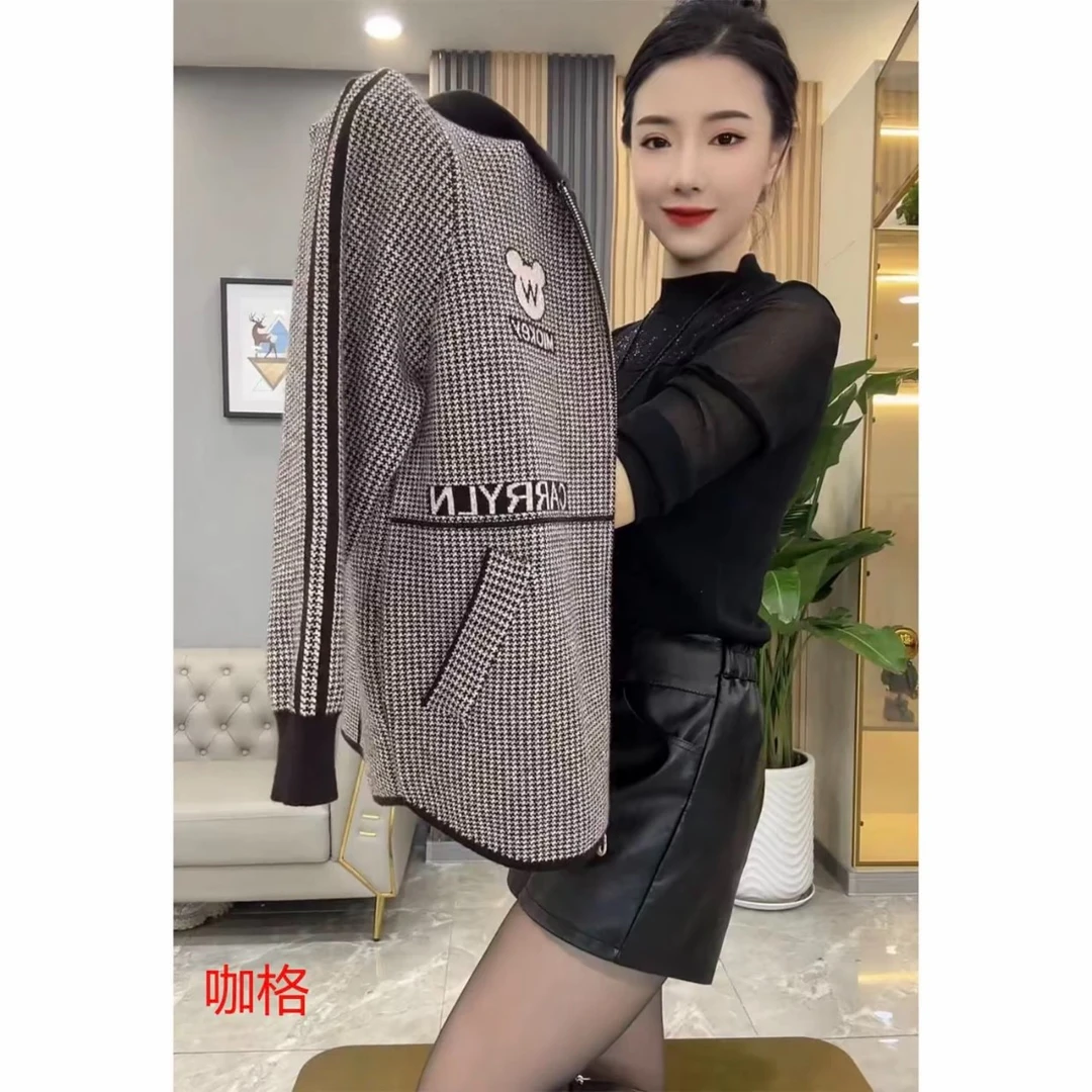 短款长袖开衫女休闲减龄卡通字母连帽短款宽松显瘦针织双面外套