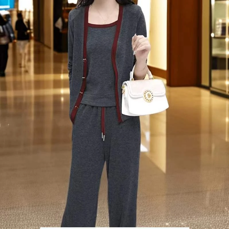 糯米棉春秋显瘦休闲针织时尚套装爱心纽扣三件套