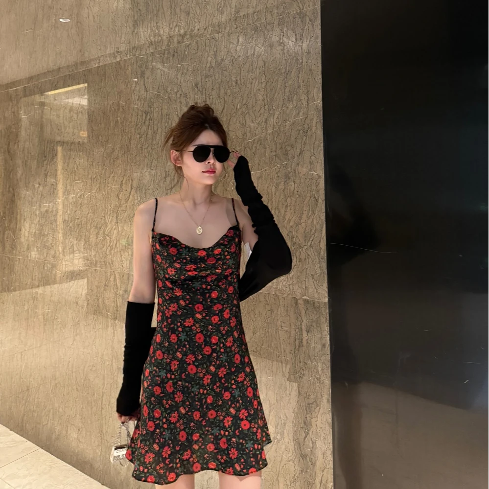 主播推荐-小众款小碎花收腰甜美风吊带连衣裙显瘦气质春夏