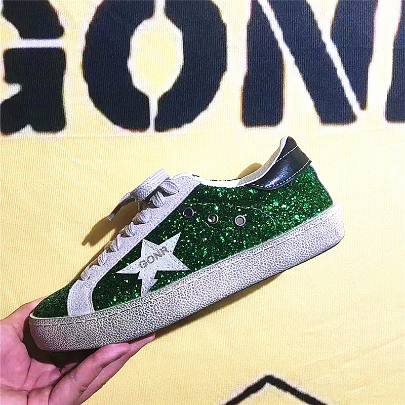 真超纤皮彩色亮片板鞋原宿街拍星星小脏鞋情侣款大码小白鞋潮款绒