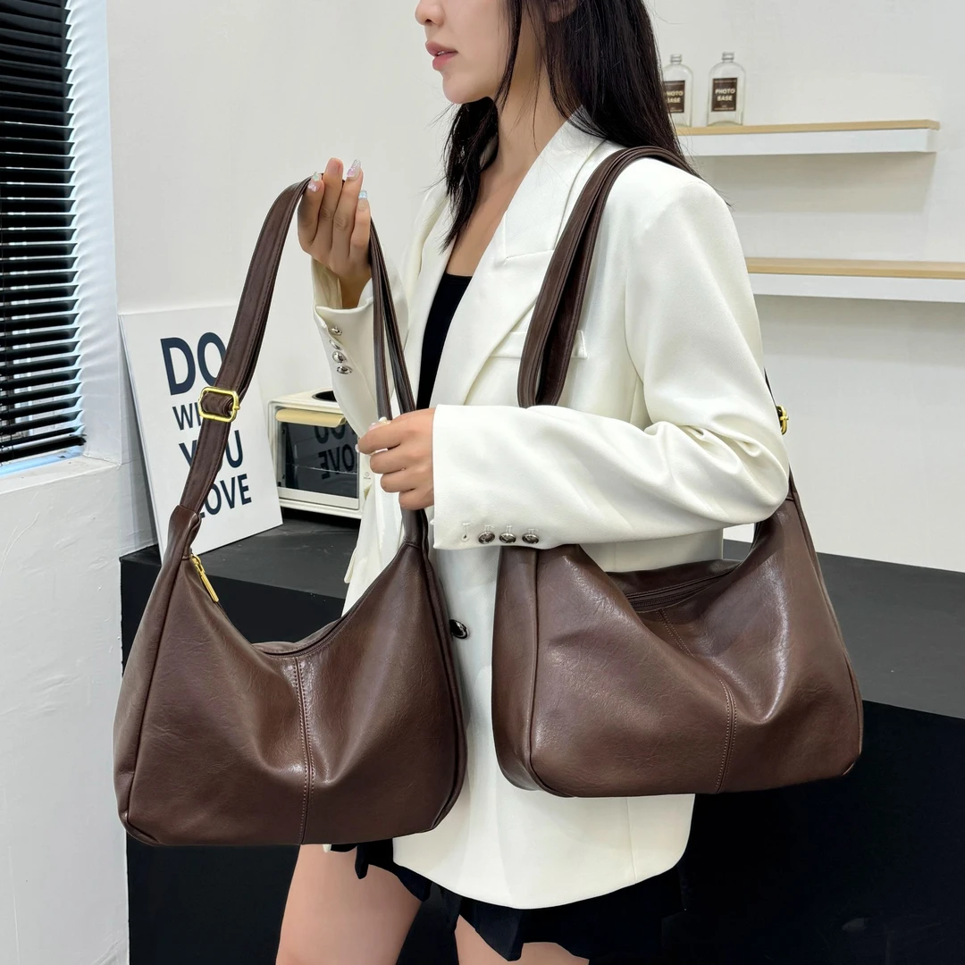 潮流时尚百搭包包女秋冬新品大容量休闲单肩斜挎包复古简约