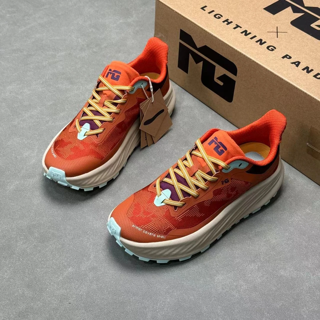 出口瑞典宽楦轻便透气厚底减震回弹止滑全地形户外徒步越野跑鞋