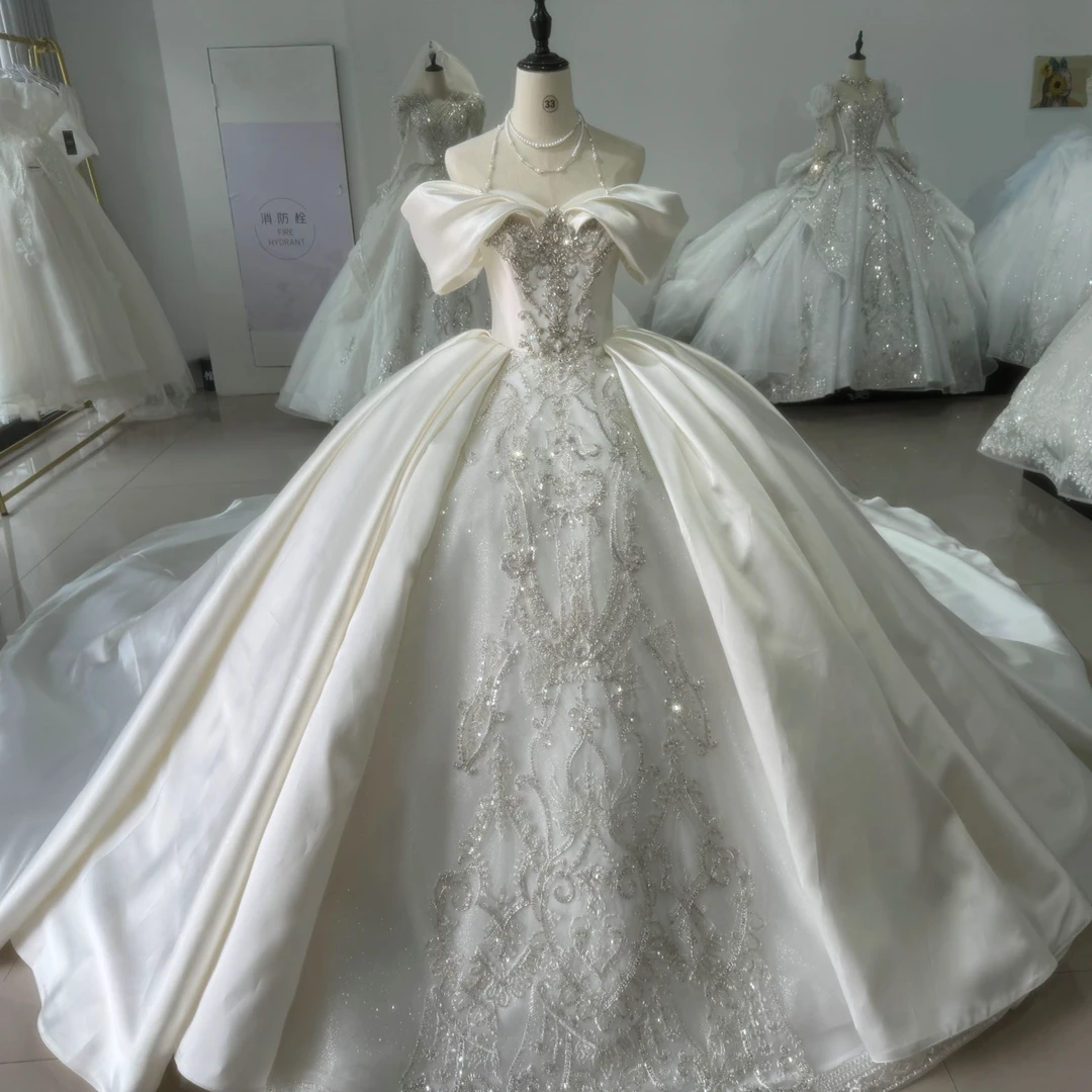 新款缎面主婚纱一字肩拖尾韩式婚礼显瘦款