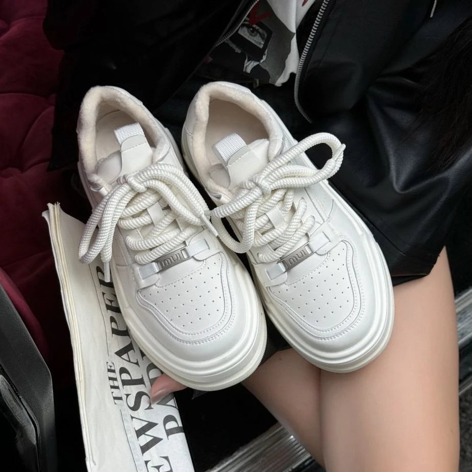 【唯品专属】2117-26秋冬舒适平底女板鞋百搭系带白色女鞋