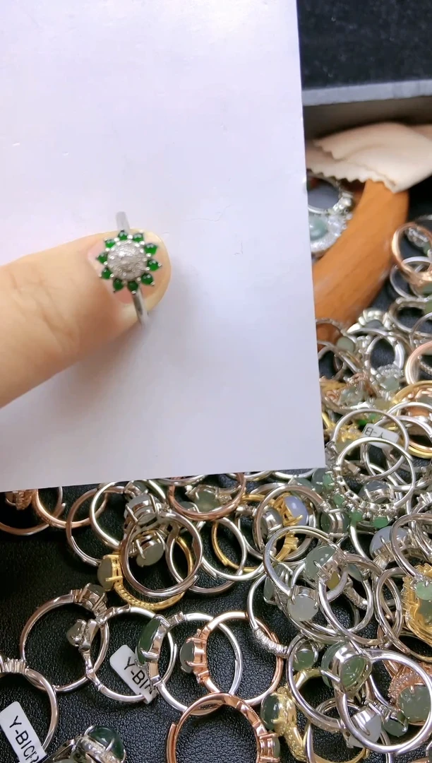 【闪购商品】翡翠戒指未镶嵌1