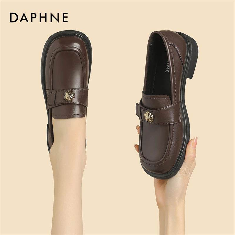 达芙妮女式时尚圆头小皮鞋秋季韩版小众英伦粗跟纯色乐福鞋