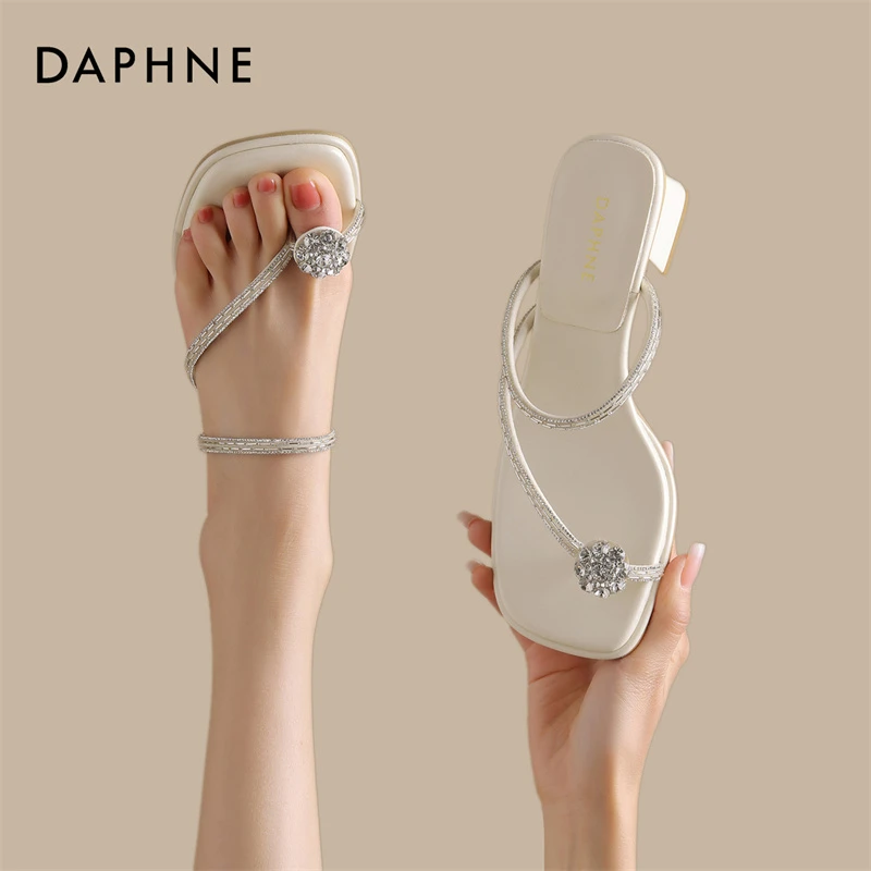 达芙妮女式气质百搭时尚夏季透气小众方头中跟仙女风露趾人字拖