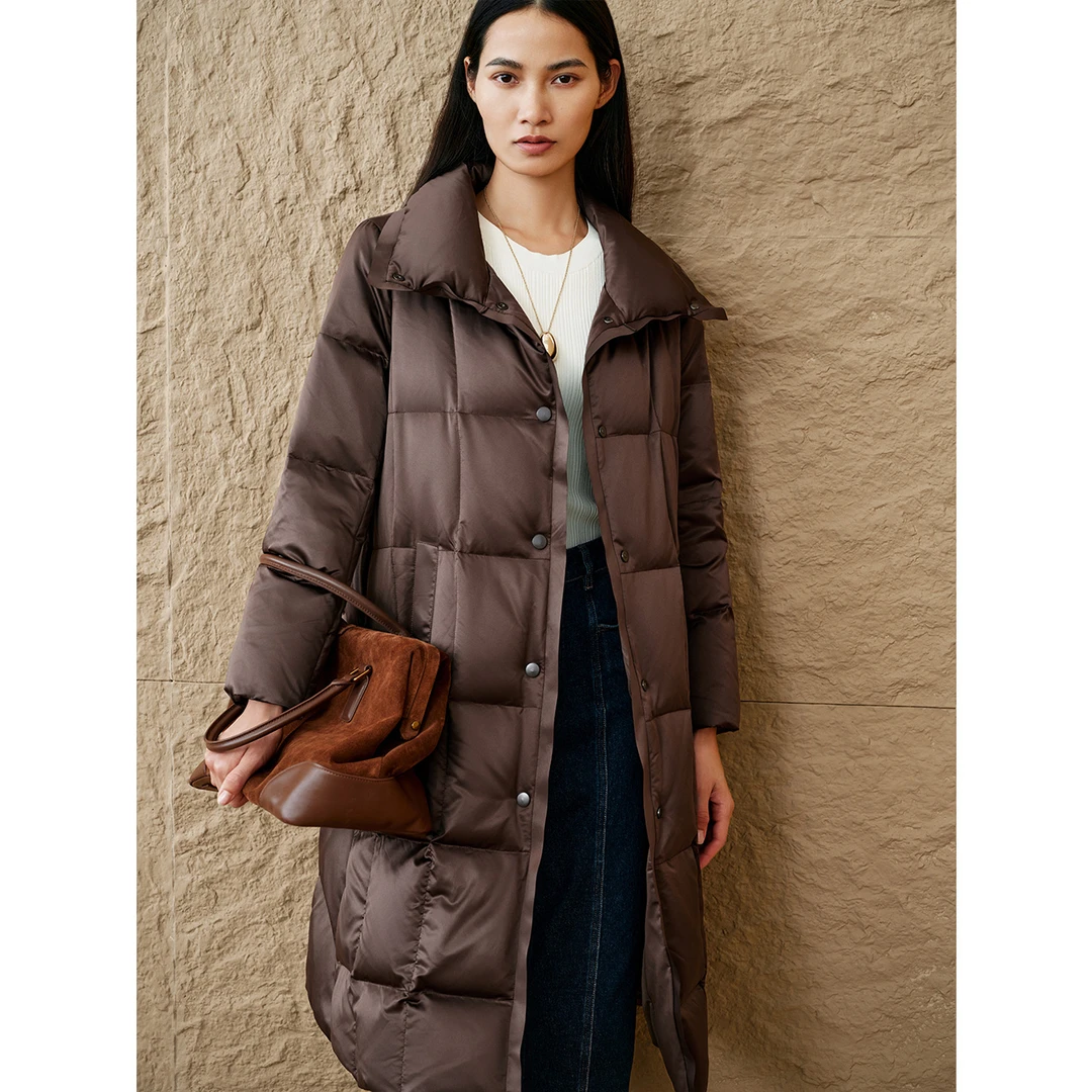 INSUN恩裳珠光缎面中长款压胶时尚修身保暖鹅绒羽绒服9C64508690