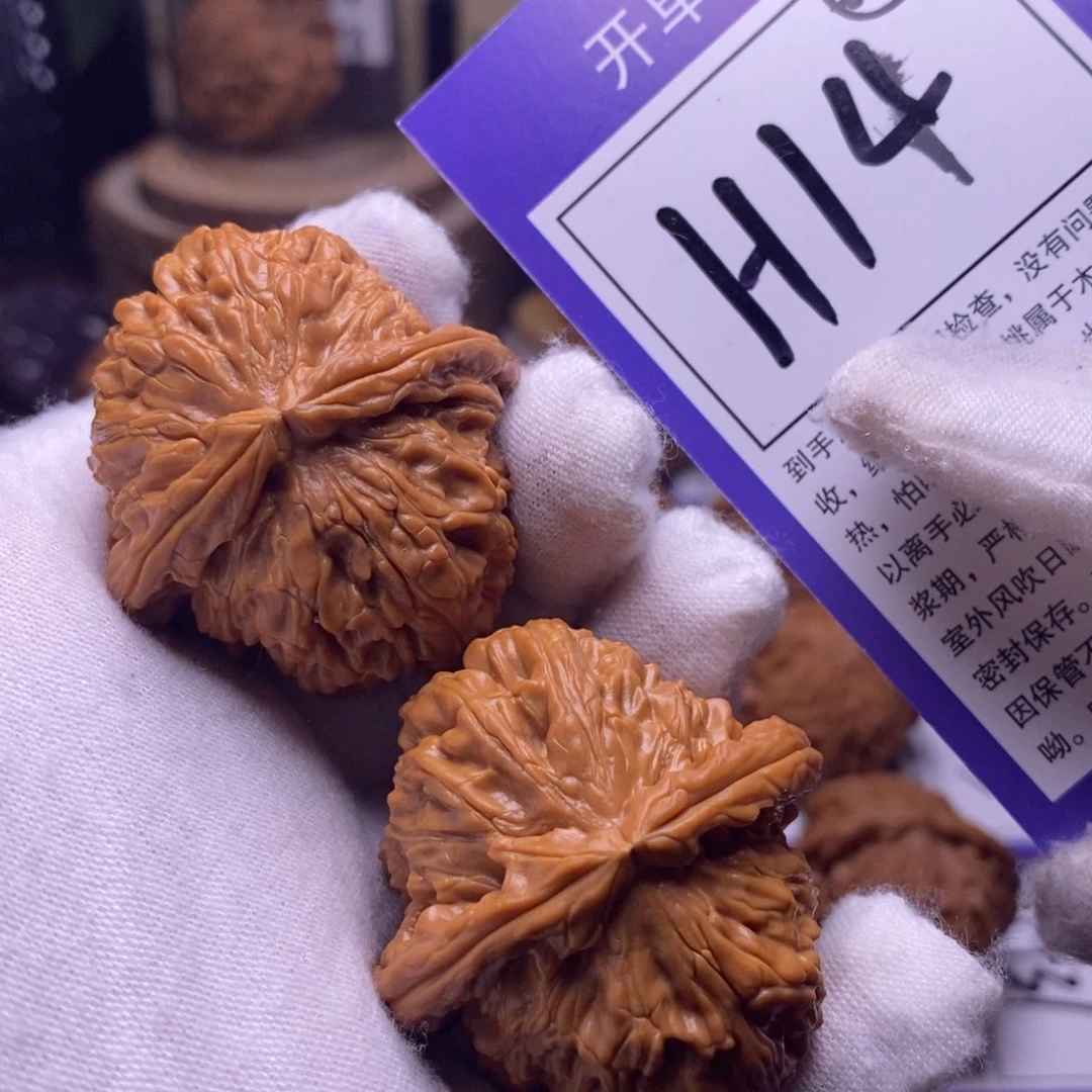 文玩核桃把件40白，全品，H14