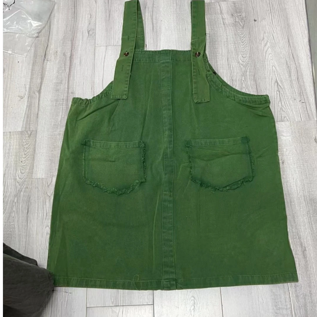 HY    368两口袋背带裙