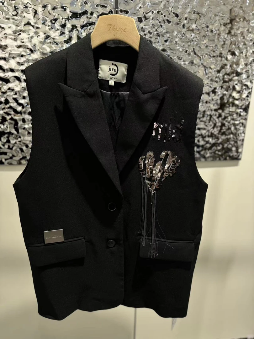 240903-1155 黑色设计感字母马甲