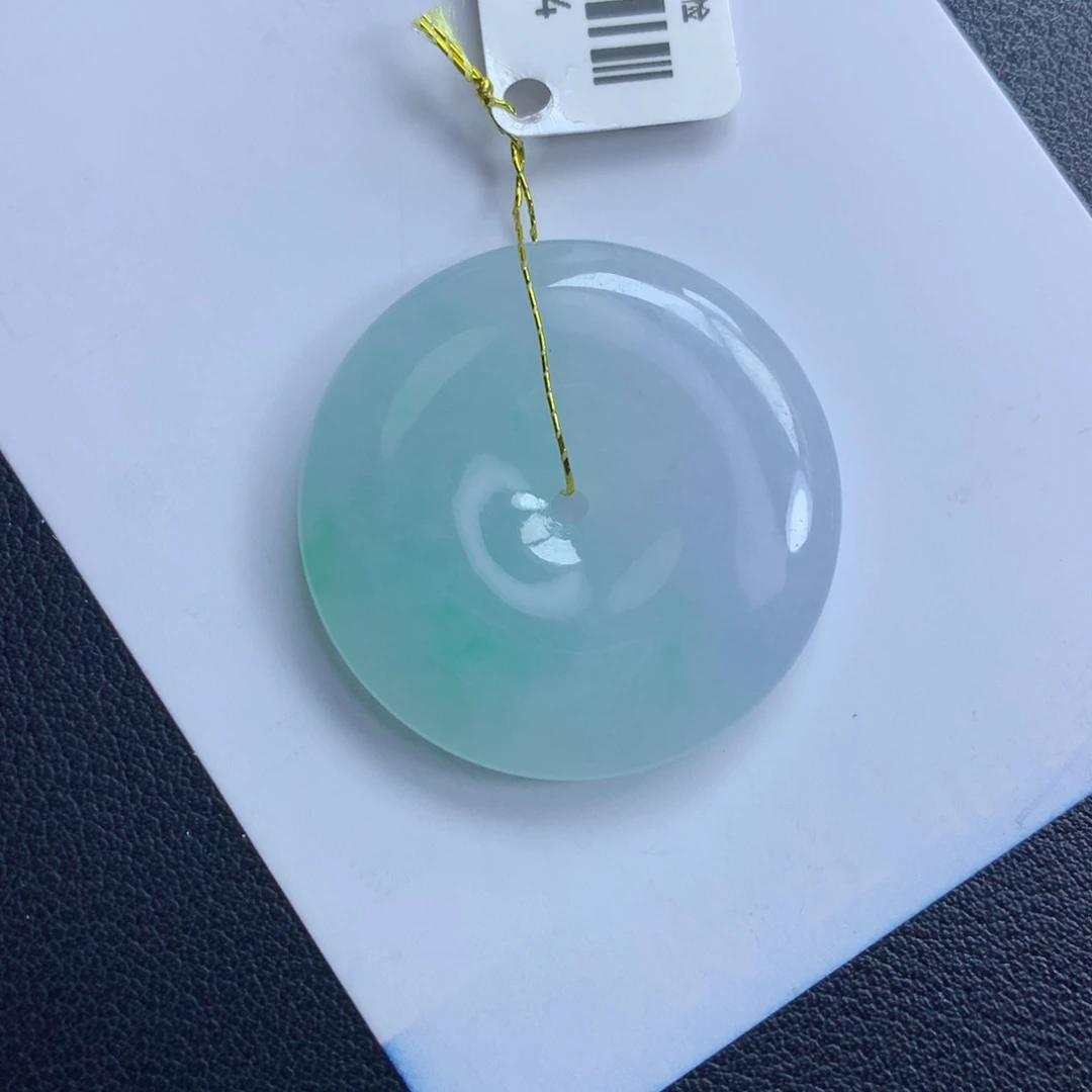 翡翠颈饰未镶嵌?***平安扣