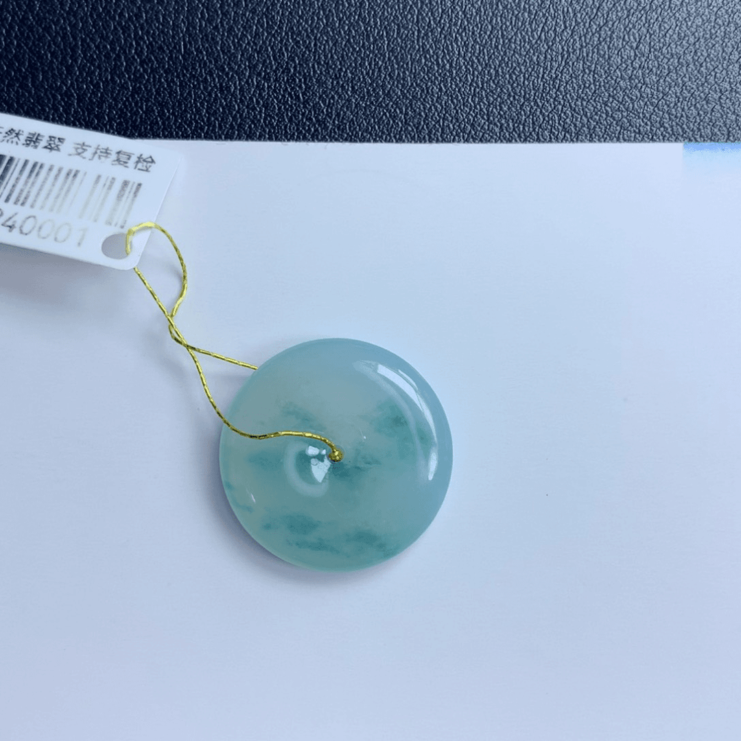 翡翠颈饰未镶嵌平安扣