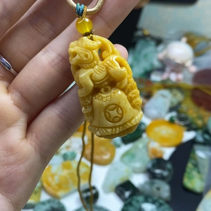 翡翠颈饰未镶嵌吊坠