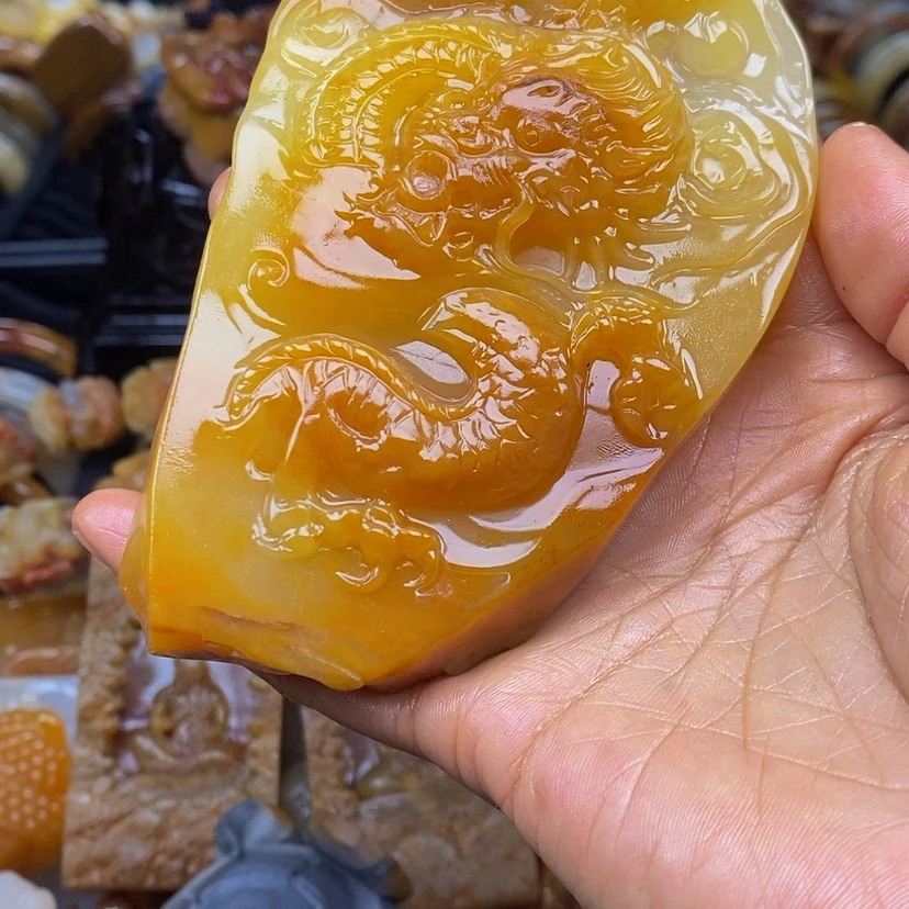 【闪购商品】石英质玉（黄龙玉）颈饰未镶嵌