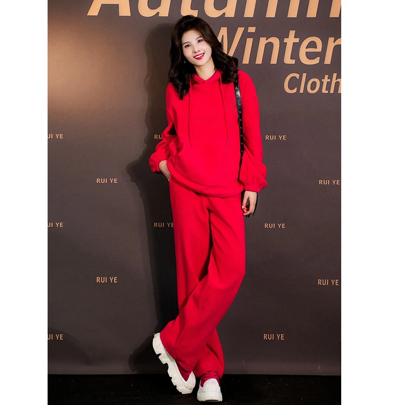 JY3TZD123470设计感绣花爱心红色本命年新年装时尚套装女