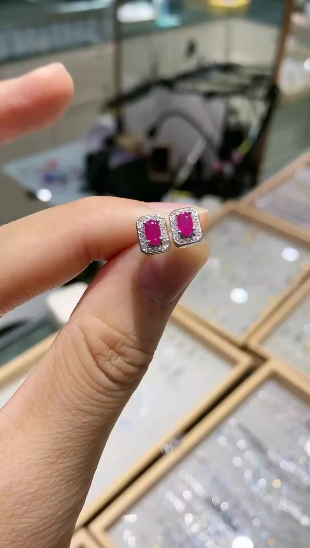 【闪购商品】红宝石耳饰银S925镀金镶嵌耳饰