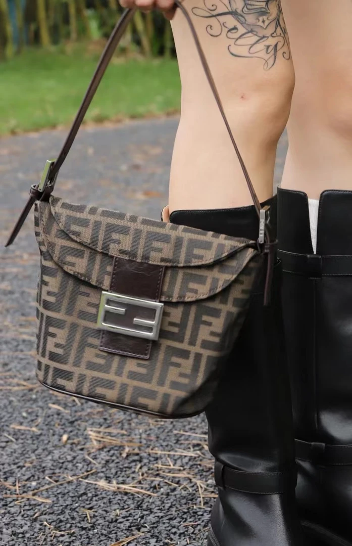 95新 FENDI/芬迪 Fendi/经典小手提包包/4580